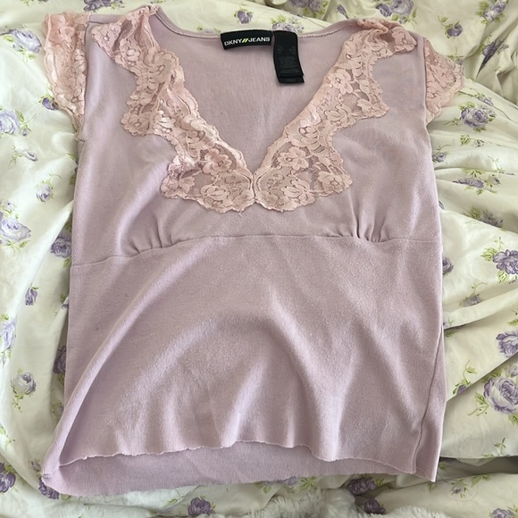 Adorable Pink/lilac Lace DKNY Jeans Tank top! - Picture 4 of 7